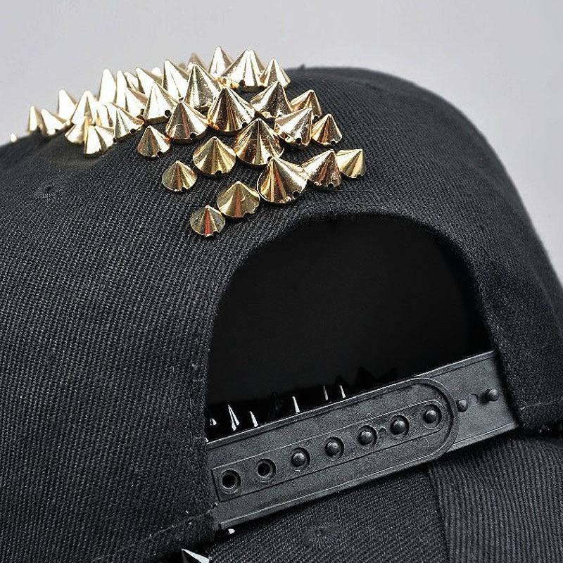 Five-row plastic rivet adjustable flat brim cap