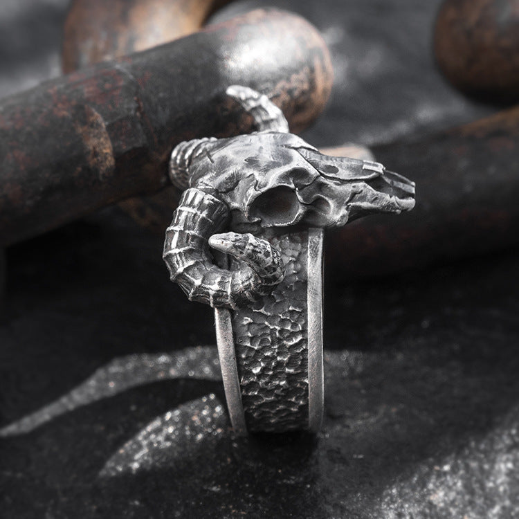 Vintage Punk Style Skull Horn Ring